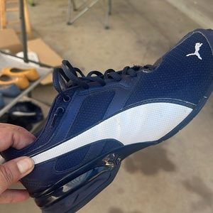 Puma size 7-1/2 Navy Blue
